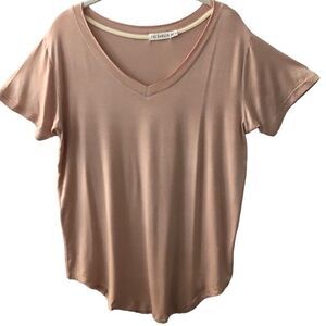 The Hanger VNeck Blush Short  Sleeve Top Size Large